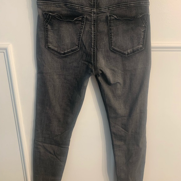 **SOLD** APT 9 skinny pull on jeggings. - Picture 3 of 3